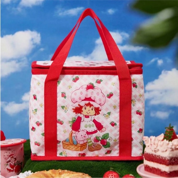 Strawberry Shortcake Handbags - Strawberry Shortcake Insulated Lunch Bag NEW 🏷️